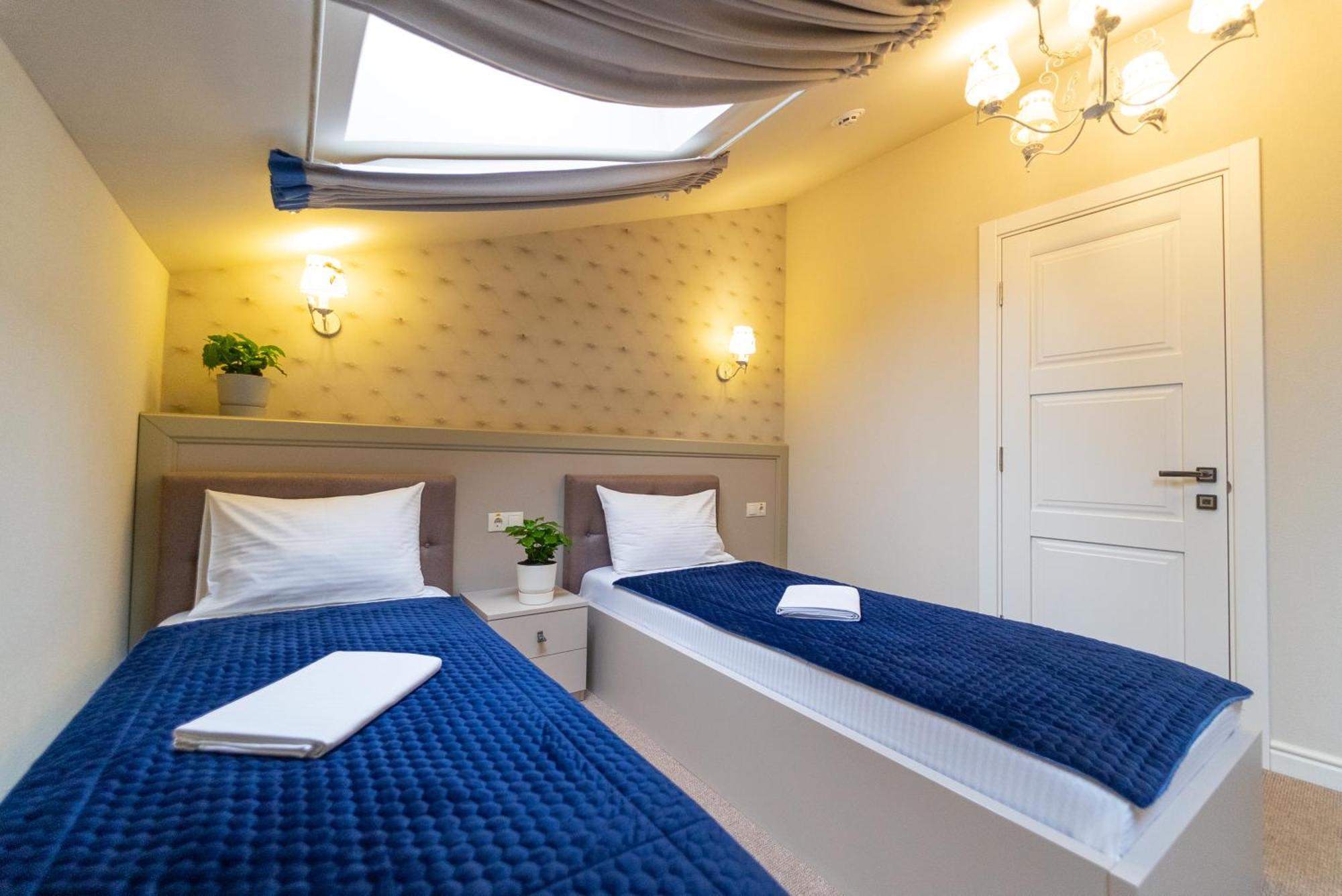Maner Hotel Odesa Exterior photo