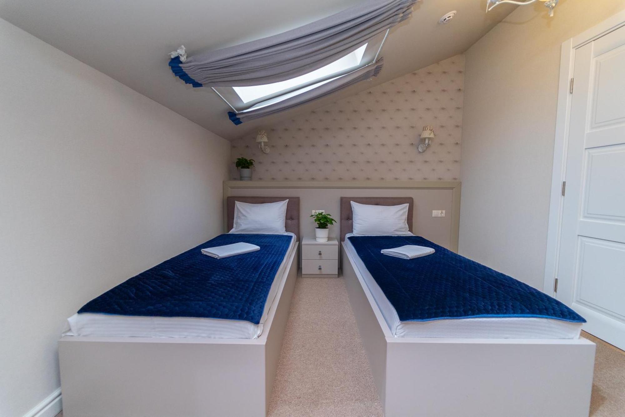 Maner Hotel Odesa Exterior photo