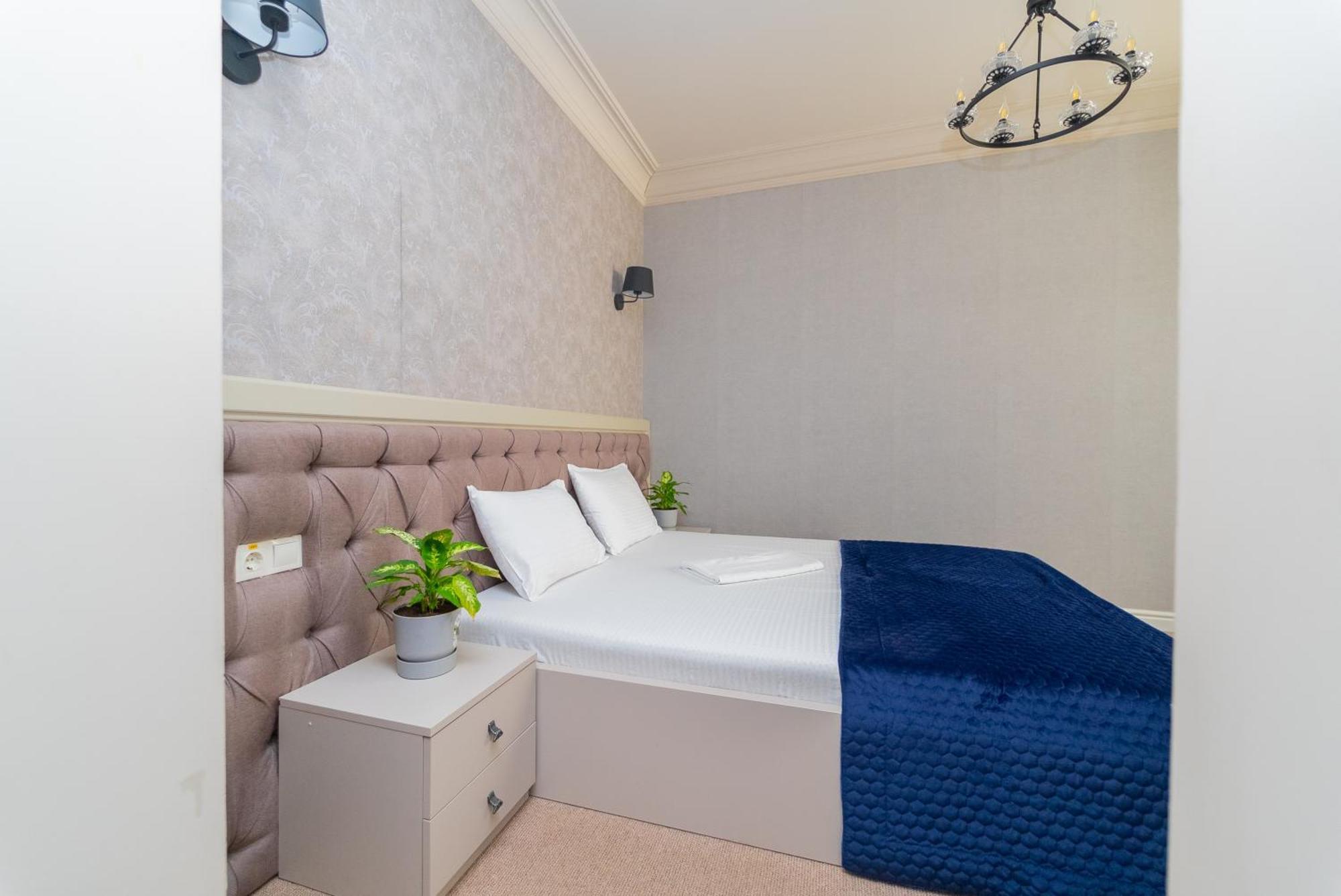 Maner Hotel Odesa Exterior photo
